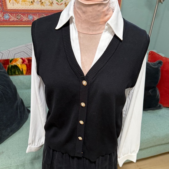 Vintage Black and White Sweater Vest - Picture 5 of 10